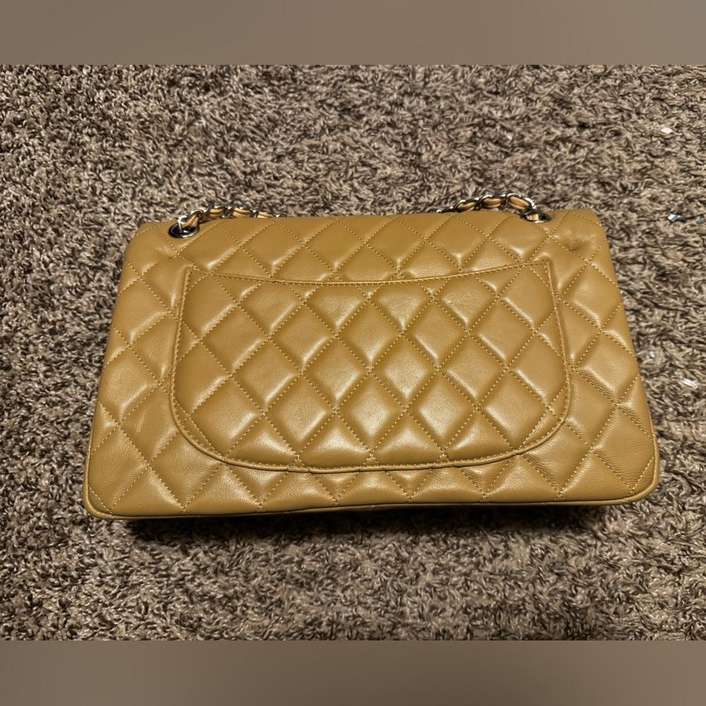 Chic Tan Quilted Leather Shoulder Bag - Picture 9 of 11